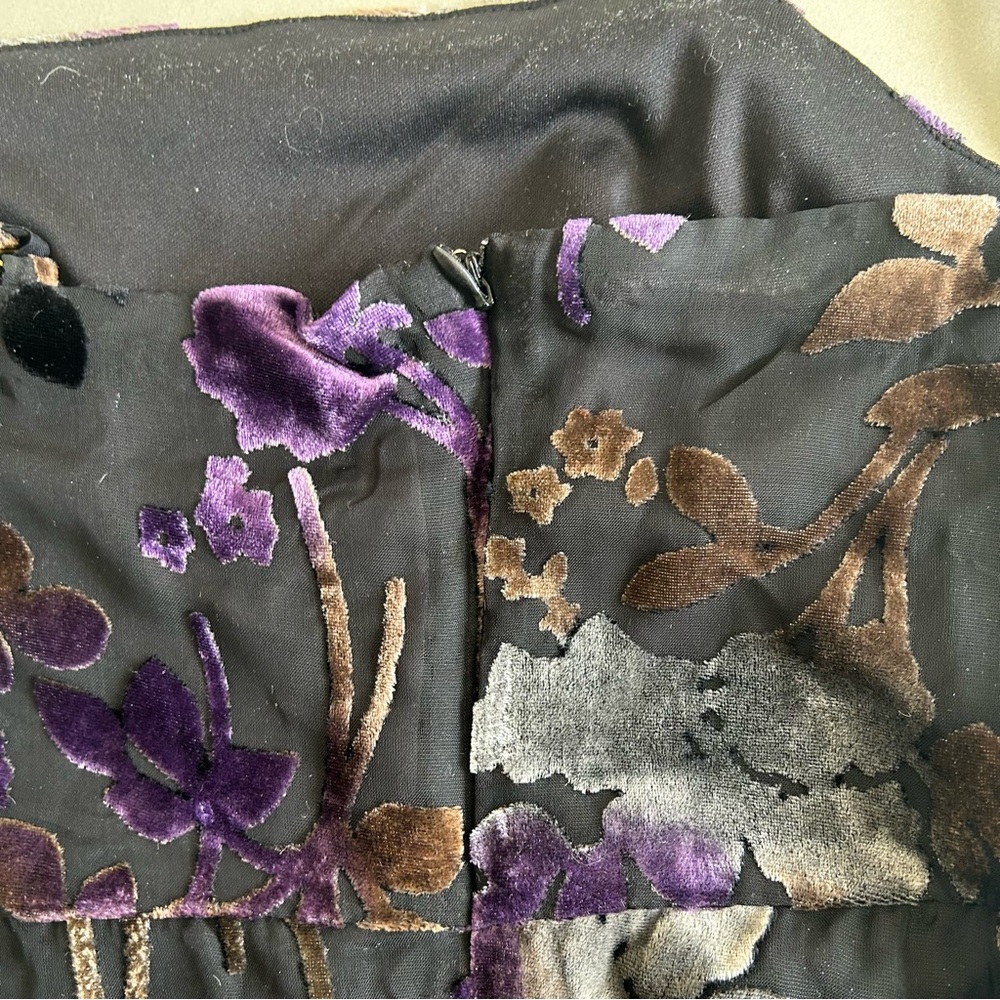 Taylor Floral Velvet Burnout Black and Purple Spagetti Strap  Midi Dress. Size 8 - Picture 11 of 15